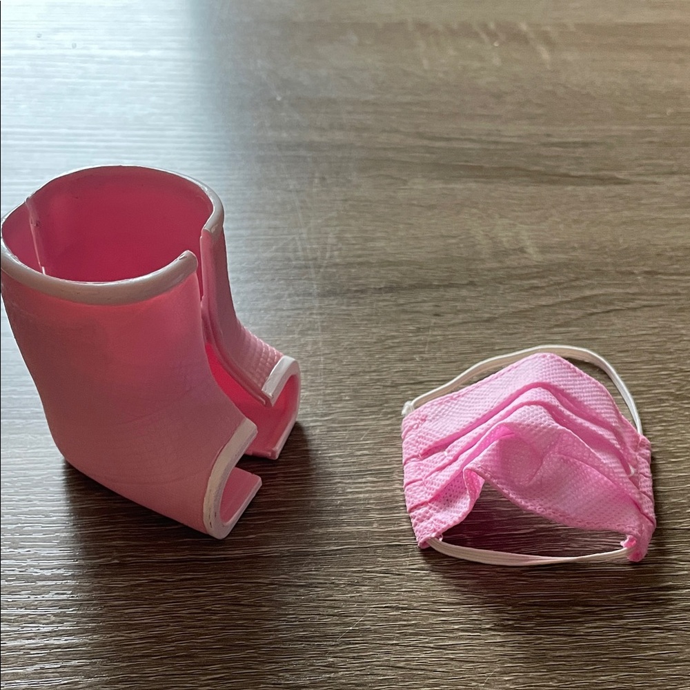 🔥 5/$25 - Our Generation 18” doll - Pink Leg Cast and Face Mask Set